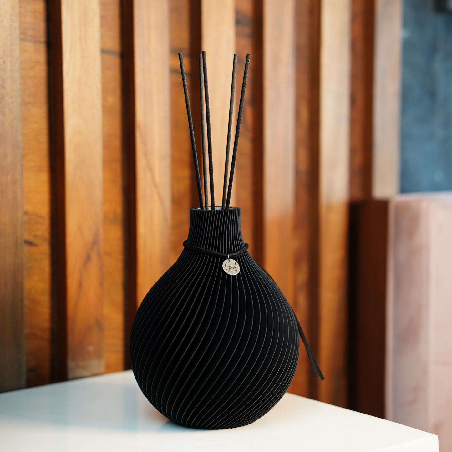 Kit Diffuseur - Vase Parfum ANAQA avec parfum d'ambiance luxueux et bâtonnets de senteur